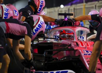 Pérez e Magnussen penalizados com posições na grelha de partida em Yas Marina