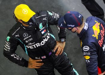 Hamilton diz que ainda não está a 100 por cento após “vírus terrível”