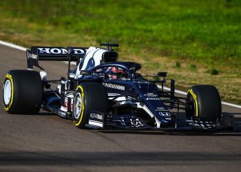 AlphaTauri surpreende e entra em pista com um novo nariz em Imola