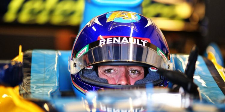 Alonso é levado para o hospital após acidente de bicicleta na Suíça