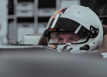Aston Martin impressionada com a abordagem de Vettel: “É como ter um engenheiro ao volante”