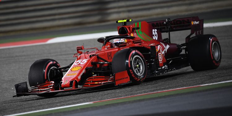 Sainz: “É encorajador porque lembro-me do quão grande era a diferença entre a McLaren e a Ferrari”