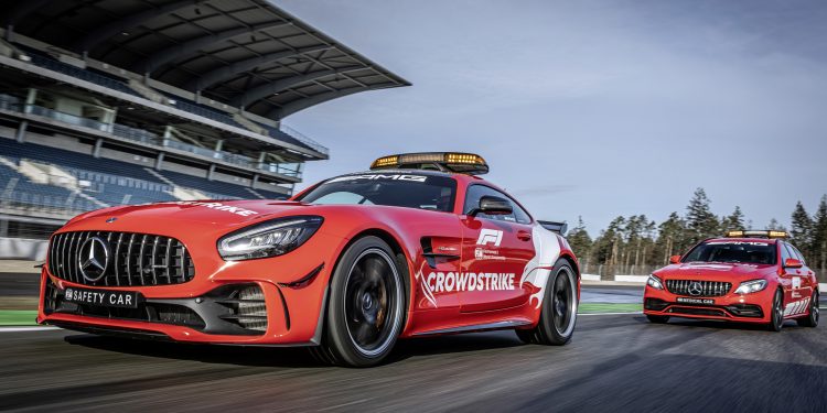Mercedes pinta os Safety e Medical Cars de vermelho para a temporada de 2021
