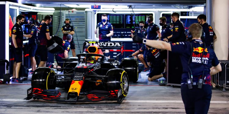 Pérez defende decisão de completar o Q2 com médios e aponta a uma “boa recuperação” na corrida