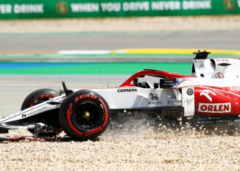 Raikkonen assume responsabilidade pela colisão com Giovinazzi em Portimão