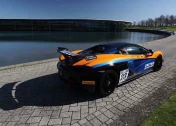 Zak Brown correrá com um McLaren na terceira ronda do campeonato GT4 European Series
