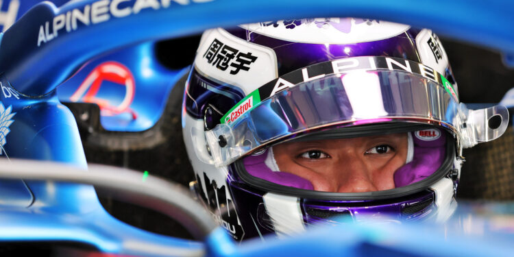 Alonso elogia desempenho de Zhou em Spielberg: “Ele executou o treino na perfeição”