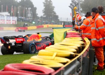 Pérez diz que o acidente em Spa “podia ter acontecido a qualquer um” e elogia o trabalho dos mecânicos da Red Bull