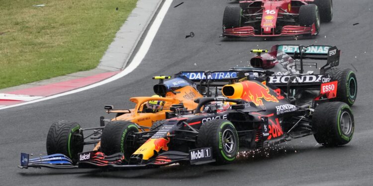 “As desculpas não mudam o resultado”, diz Norris após erro “estúpido” de Bottas em Budapeste
