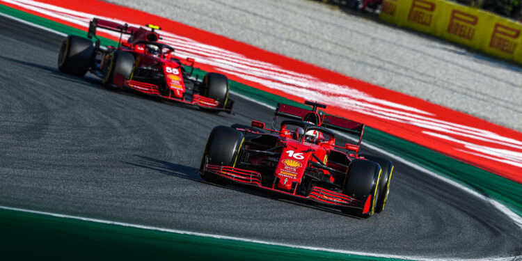 Ferrari estreia novo sistema híbrido do motor em Sochi e Leclerc arranca do fim da grelha