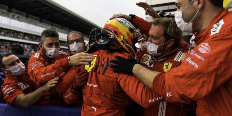 Sainz: “Foi o meu fim de semana mais forte na Ferrari”