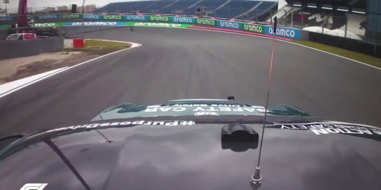VÍDEO: Uma volta ao renovado traçado de Zandvoort a bordo do Safety Car da Fórmula 1