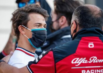 Vasseur admite que ligação à Mercedes complica hipóteses de De Vries