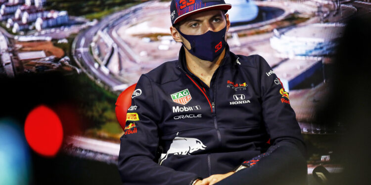 Verstappen ironiza: “Estou tão nervoso que mal consigo dormir”