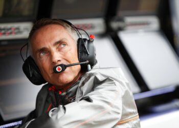 Aston Martin recruta ex-diretor de equipa da McLaren e reforça objetivo de ser campeã até 2026