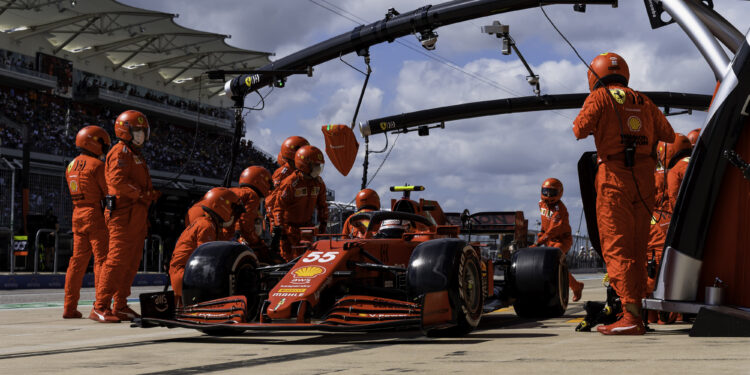 Binotto admite que as paragens nas boxes são o “calcanhar de Aquiles” da Ferrari em 2021