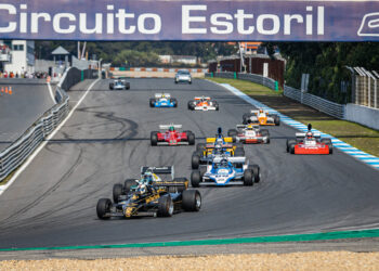 [FOTOS] Fórmula 1 históricos, Zak Brown e Martin Brundle abrilhantaram o Estoril Classics