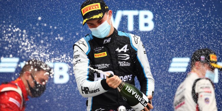 Leclerc afirma que o “muito talentoso” Piastri “merece estar na Fórmula 1”