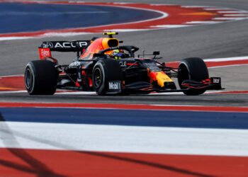 Pérez: “Precisamos de encontrar um par de décimos para lutar pela pole”