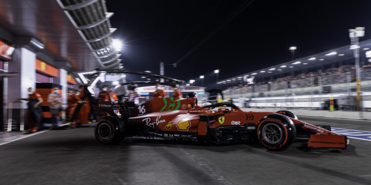 Ferrari deteta danos e substitui o chassis de Leclerc após a qualificação