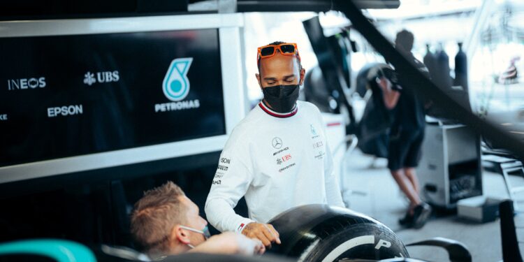 Hamilton acredita que não terá de voltar a sofrer penalizações na grelha em 2021