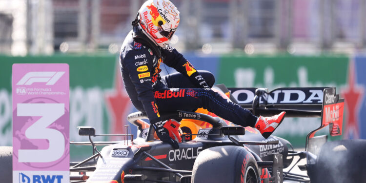 Verstappen lamenta situação entre Tsunoda e Pérez no Q3: “A minha volta ficou destruída”