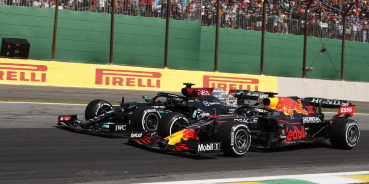 Wolff considera que a decisão de não penalizar Verstappen foi “anedótica”