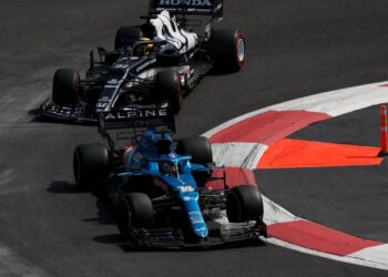 Alpine preocupada com o progresso de Tsunoda: “Eles agora têm dois pilotos”