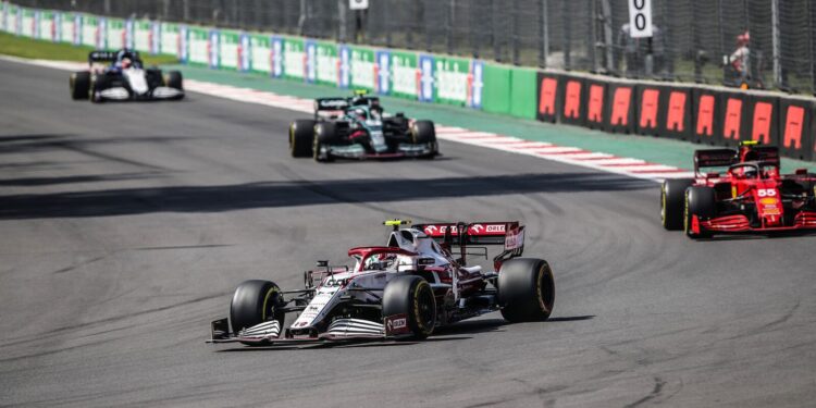 Giovinazzi “muito dececionado” por terminar fora dos pontos após a “excecional” primeira volta no México