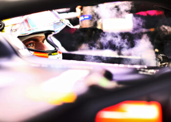 Horner diz que Verstappen está “relaxado” e a pilotar “melhor do que nunca”