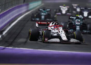 Vasseur acredita que a batalha atrás das equipas de topo será ainda mais intensa em 2022