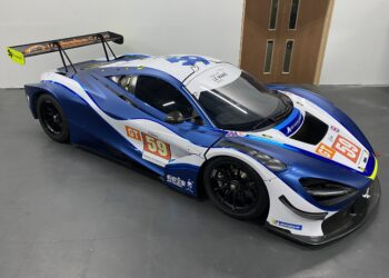 James Volwes correrá com um McLaren 720S GT3 antes do arranque da temporada de Fórmula 1