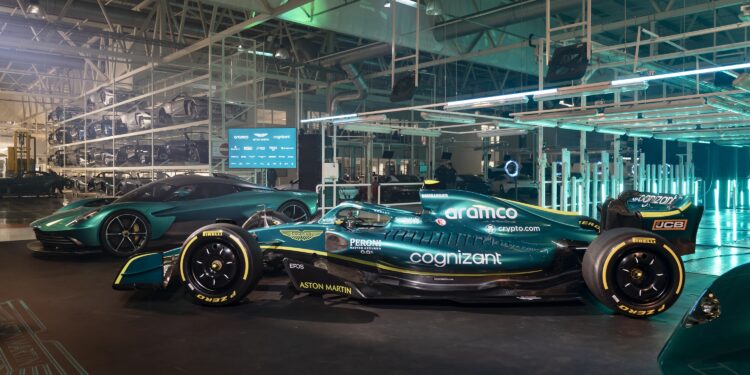 [FOTOS] Aston Martin apresentou a sua arma para a temporada de 2022