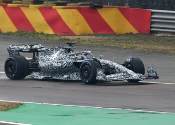 Alfa Romeo surpreende e entra em pista com o carro de 2022 em Fiorano