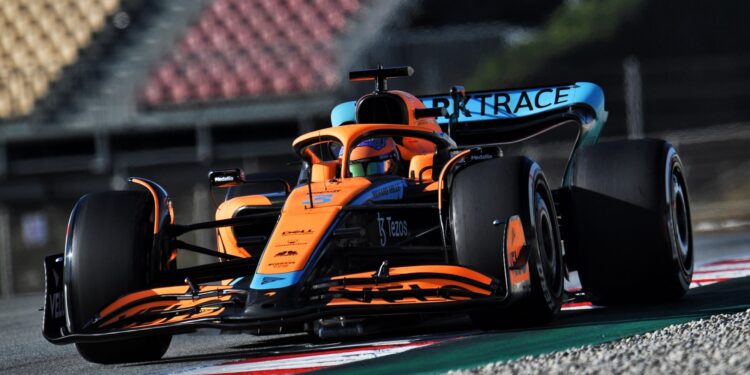 Ricciardo mantém a McLaren na frente ao liderar a segunda manhã de testes em Barcelona