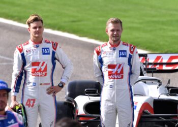 Schumacher considera Magnussen “uma boa referência” para 2022