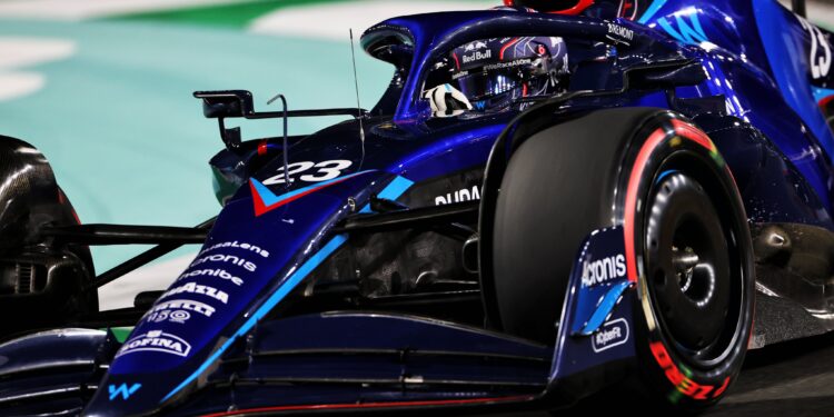Alex Albon penalizado com posições na grelha para o Grande Prémio da Austrália
