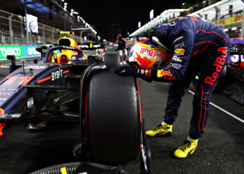 Pérez surpreende e alcança a primeira pole da carreira, Hamilton de fora no Q1 em Jeddah