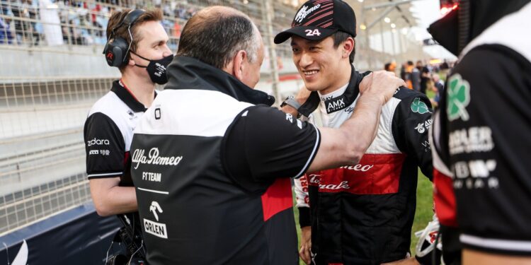 Zhou “sem palavras” após primeiro ponto na Fórmula 1: “É um dia que nunca esquecerei”