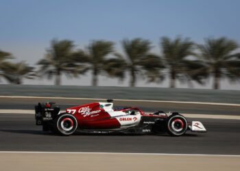 Bottas sublinha “claro passo em frente” ao nível do desempenho, mas diz estar preocupado com a fiabilidade do Alfa Romeo