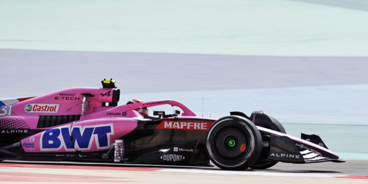 Ocon termina a manhã do segundo dia de testes no topo com o Alpine