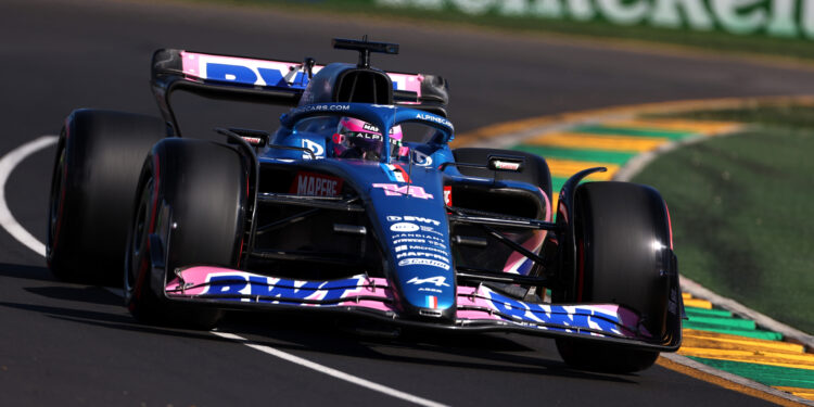 Alonso e Tsunoda recorrem aos terceiros motores da temporada e aproximam-se das penalizações na grelha
