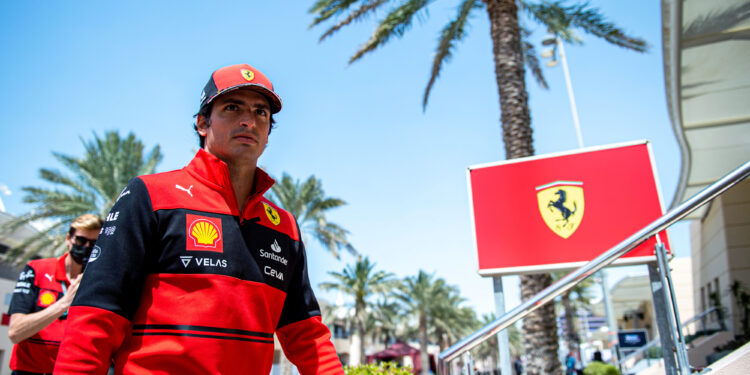 Sainz assina novo contrato de dois anos com a Ferrari