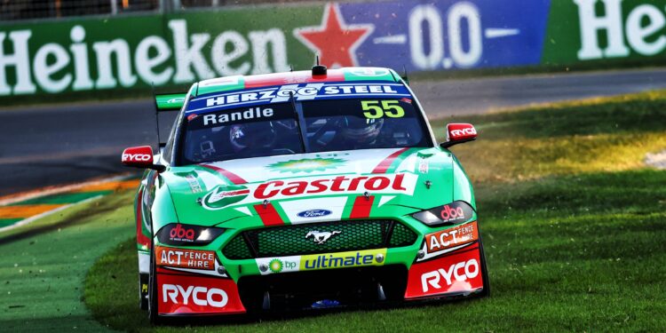 [FOTOS] Alonso e Pérez experimentaram carros do campeonato Supercars em Melbourne