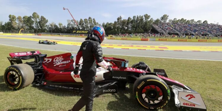 Bottas: Sextas-feiras problemáticas “estão a tornar-se tendência” para a Alfa Romeo