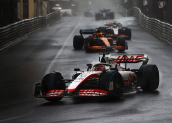 Magnussen não compreende a decisão de adiar o arranque: “Isto é a Fórmula 1, não é o WEC”