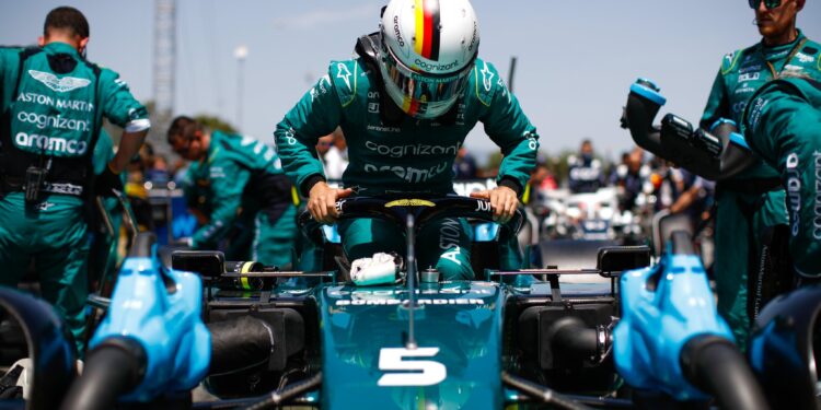 Vettel é roubado e persegue os assaltantes de trotinete em Barcelona