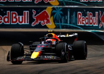 Pérez ascende à primeira posição antes da qualificação em Miami