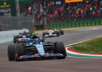 Ocon ansioso por experimentar as evoluções que Alonso estreou em Imola