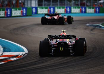 “Tínhamos ritmo para estar no pódio”, lamenta Pérez após problema no motor em Miami